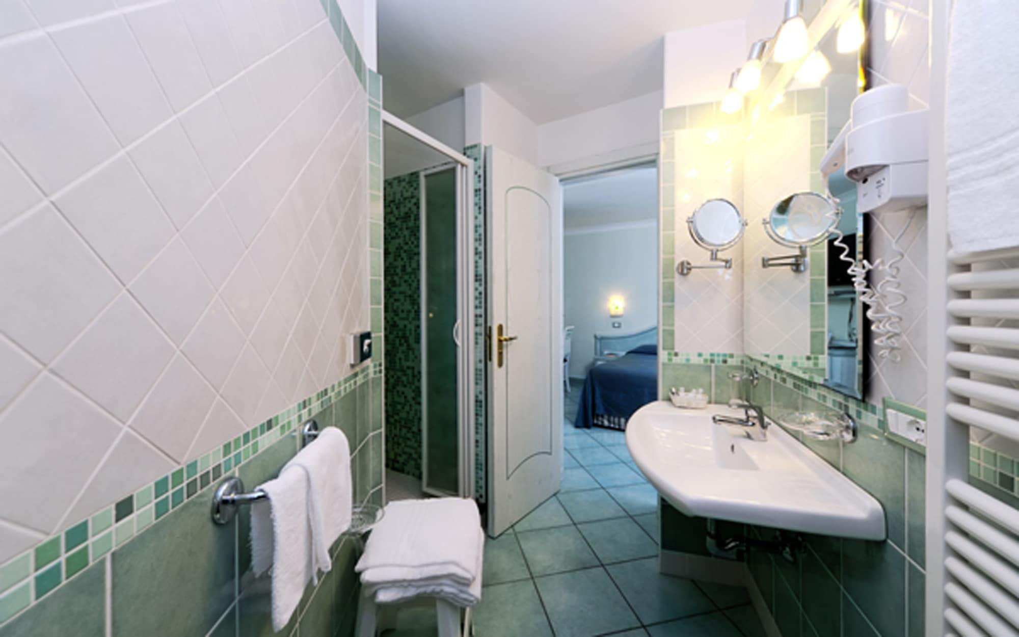 Hotel Bellevue Benessere & Relax Ίσκια Εξωτερικό φωτογραφία