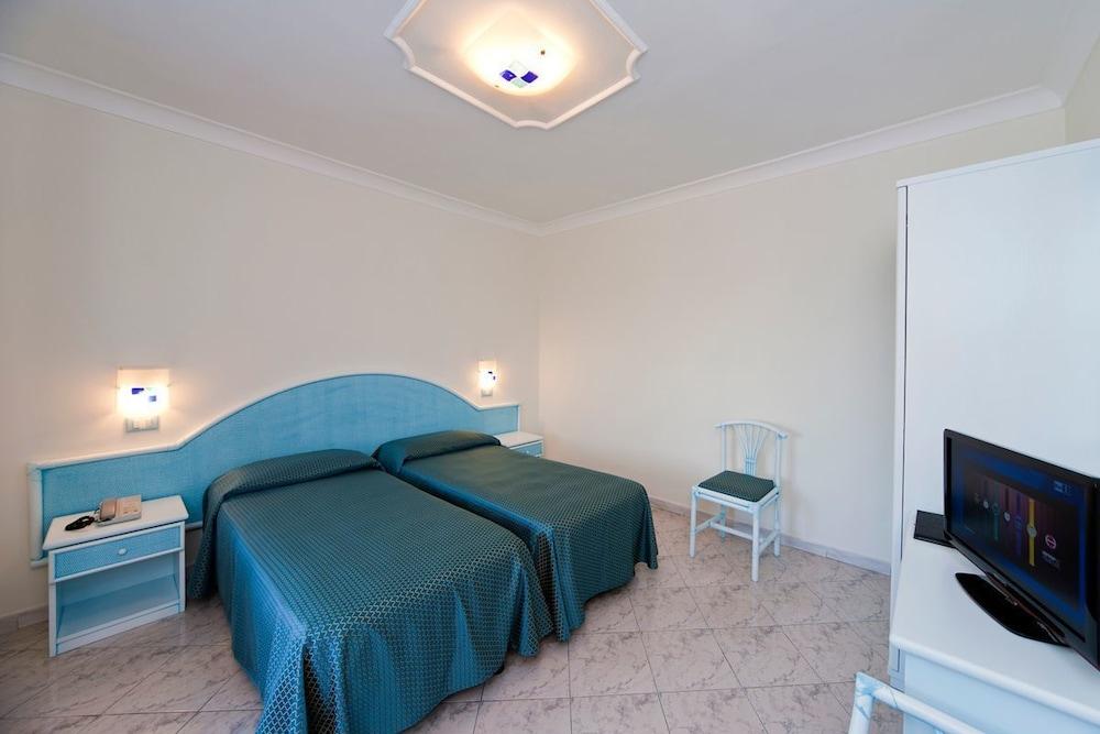 Hotel Bellevue Benessere & Relax Ίσκια Εξωτερικό φωτογραφία