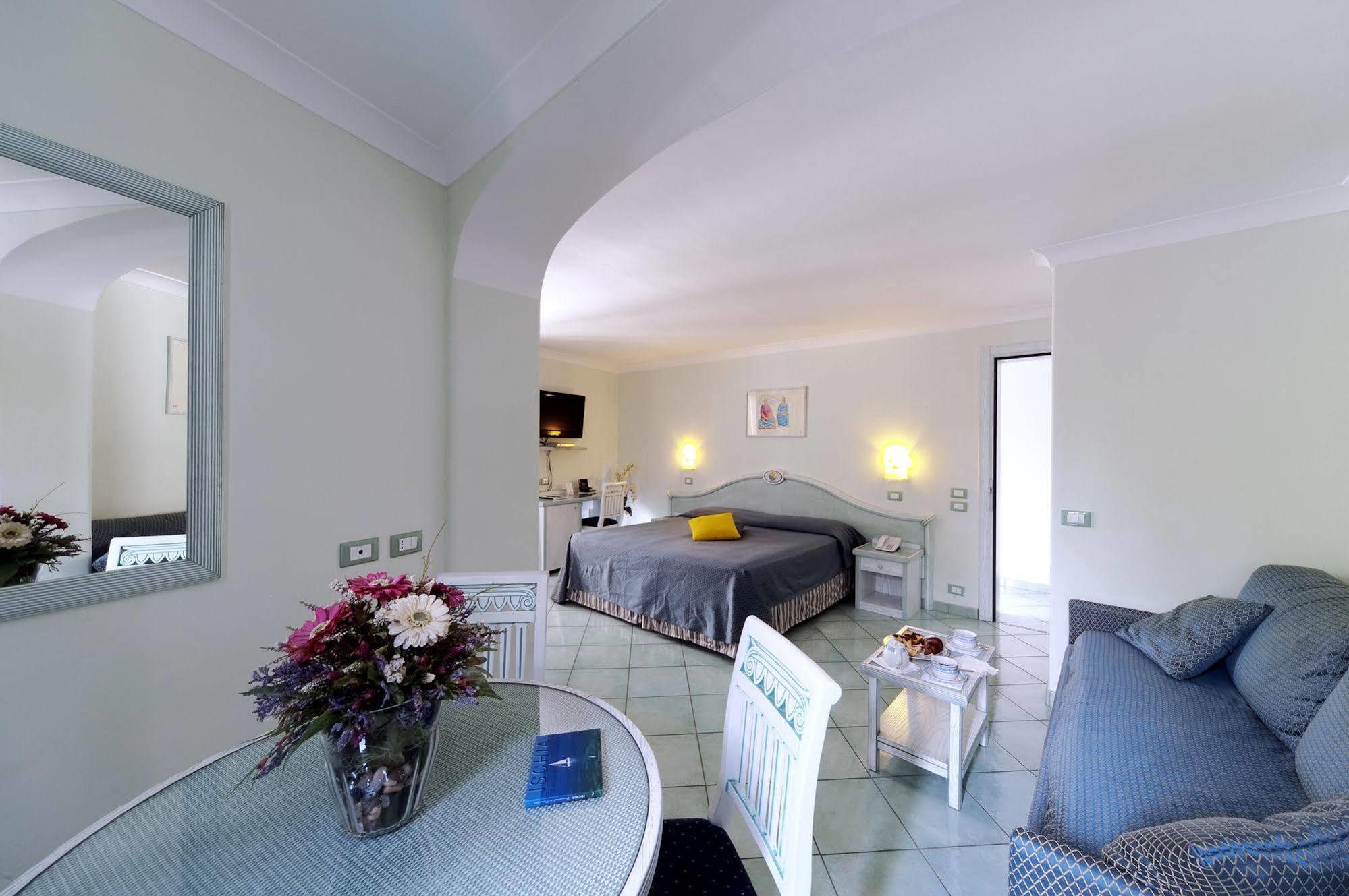 Hotel Bellevue Benessere & Relax Ίσκια Εξωτερικό φωτογραφία